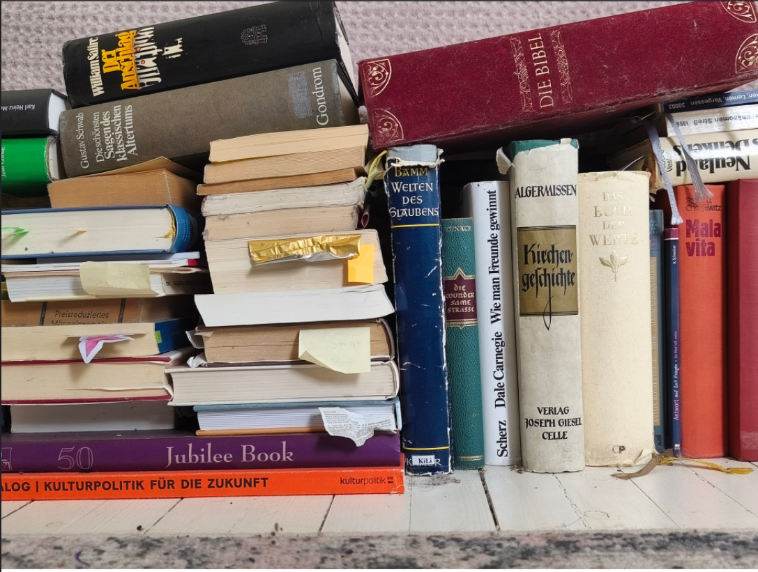 Bücherwand